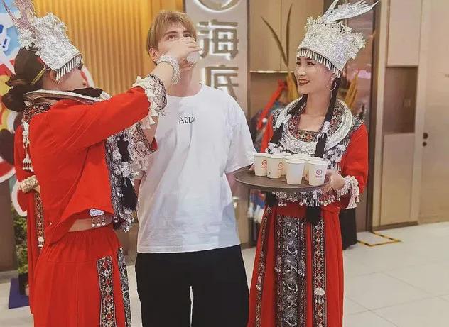 的“非遗”故事火锅老板赶紧跟！PG电子麻将胡了模拟器李子柒讲(图4)