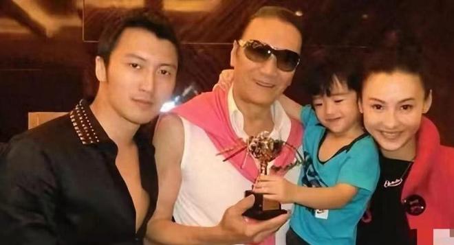 g6岁小儿子变挂件撒娇太粘人生父至今成迷麻将胡了2游戏入口张柏芝晒母亲节vlo(图11)